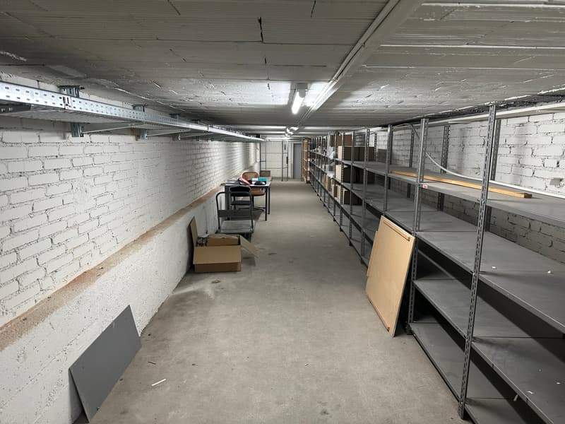 Lagerfläche / Hobbyraum in Bülach, nahe der Autobahn, zu vermieten (3)