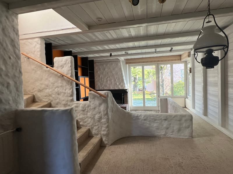 Great corner semi-detached house in a popular neighborhood (7)