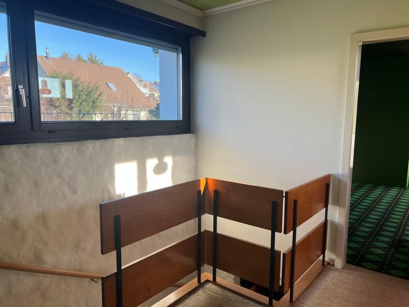 Great corner semi-detached house in a popular neighborhood (11)