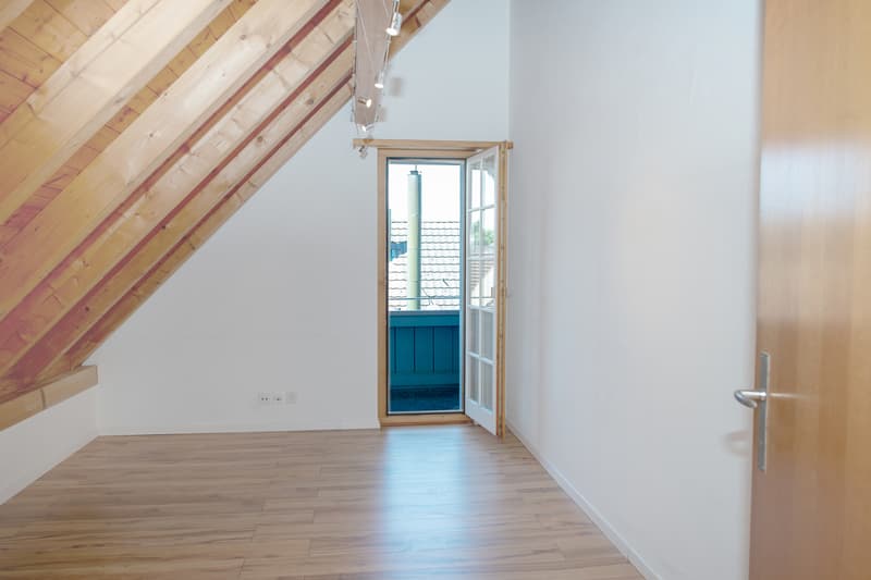 Charmante Dachwohnung im Dorfzentrum (10)