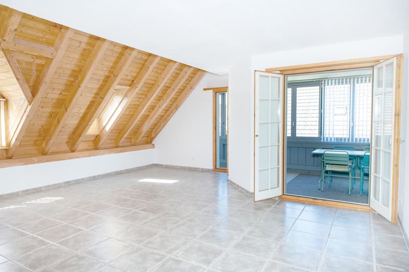 Charmante Dachwohnung im Dorfzentrum (1)