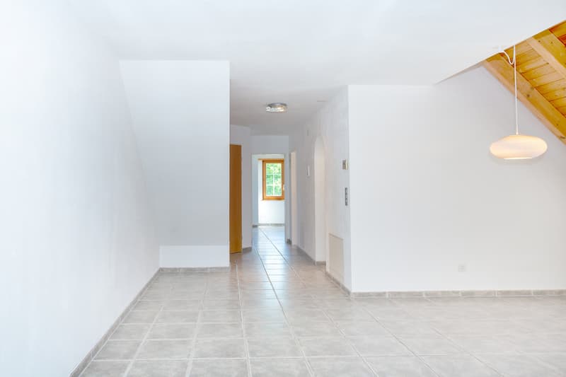 Charmante Dachwohnung im Dorfzentrum (2)