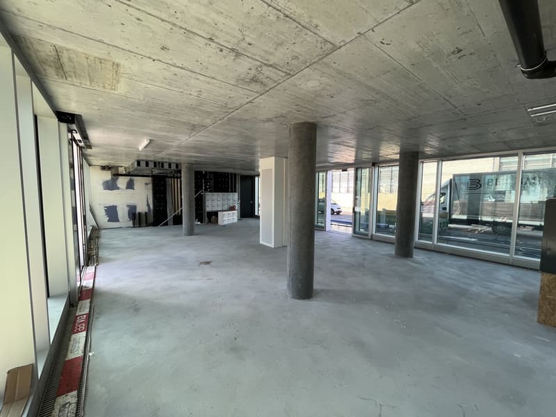 Derniers espaces de vente et de services à la nouvelle gare du Sud (5)