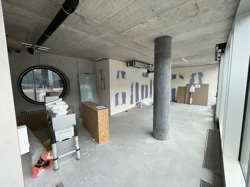 Derniers espaces de vente et de services à la nouvelle gare du Sud (4)
