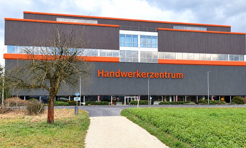 Vermietung Gewerbeflächen - Top Preise - Studen