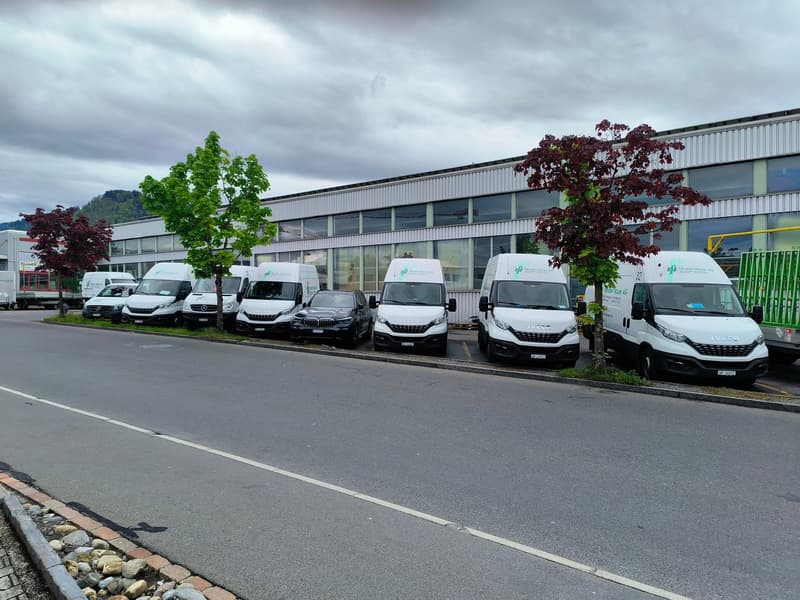 30 PW/Kleintransporter Parkplätze