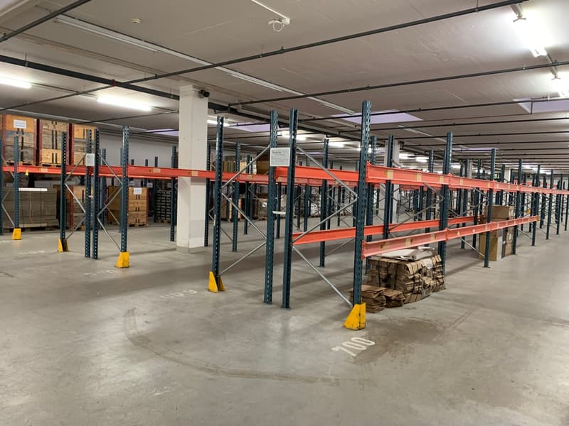 Spazio di stoccaggio moderno con infrastruttura ottimale a Dielsdorf (8)