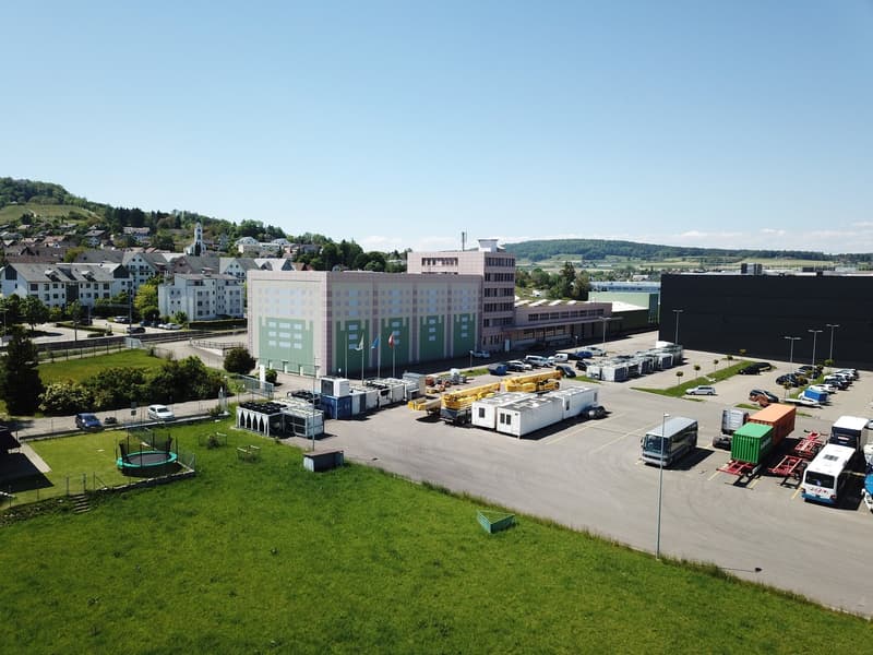 Praktischer Archiv oder Lagerraum an zentraler Lage in Dielsdorf (1)