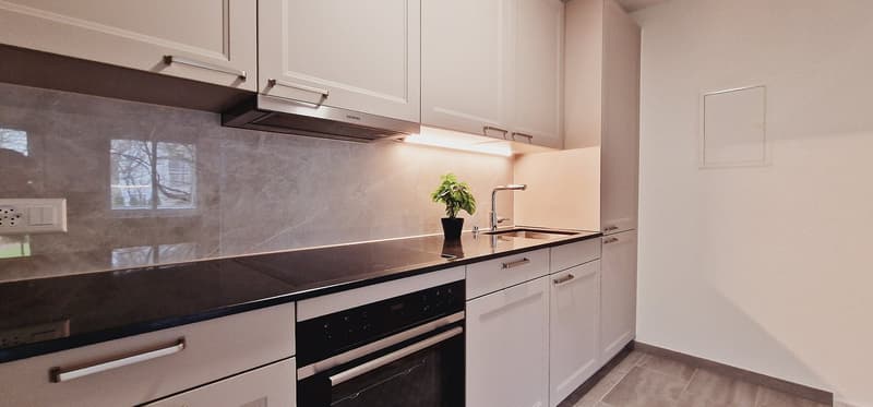 Voll ausgestattetes Zimmer | möbliert und modern (2)