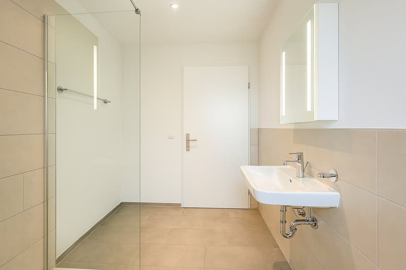 Günstiges, möbliertes Zimmer mit moderner Möblierung (3)
