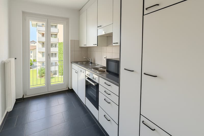 Günstiges, möbliertes Zimmer mit moderner Möblierung (2)