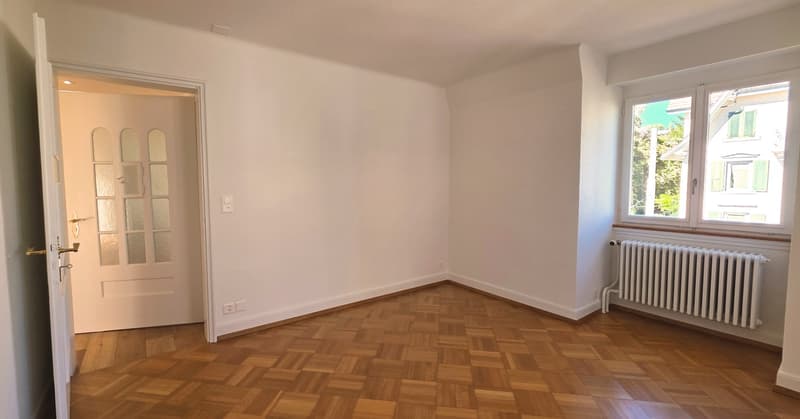 Charmante 2-Zimmer-Wohnung mit Balkon und Aussicht in Zürich-Höngg (5)