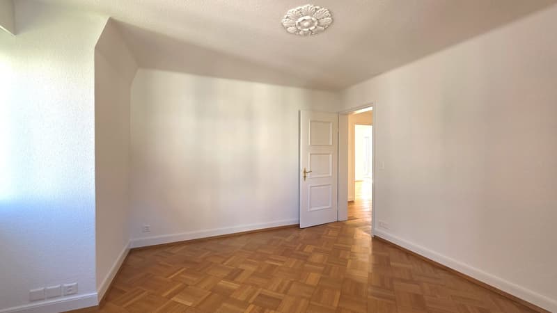 Charmante 2-Zimmer-Wohnung mit Balkon und Aussicht in Zürich-Höngg (6)