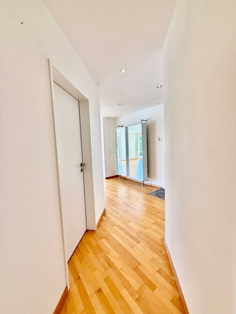 Sonnige 3.5-Zimmer-Wohnung mit Wintergarten und Rundumbalkon in Stallikon (13)