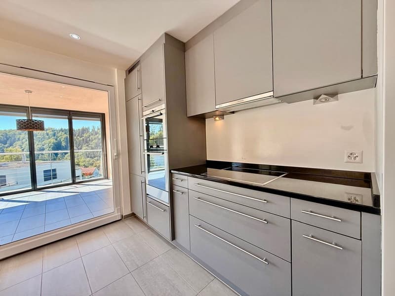 Sonnige 3.5-Zimmer-Wohnung mit Wintergarten und Rundumbalkon in Stallikon (6)