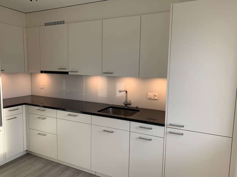 Bright 4.5-room apartment with balcony in Pfäffikon ZH (2)