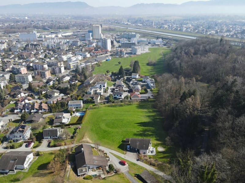 Zentrumsnahes Baugrundstück mit total 6'055 m2 in ruhiger Wohnzone (6)