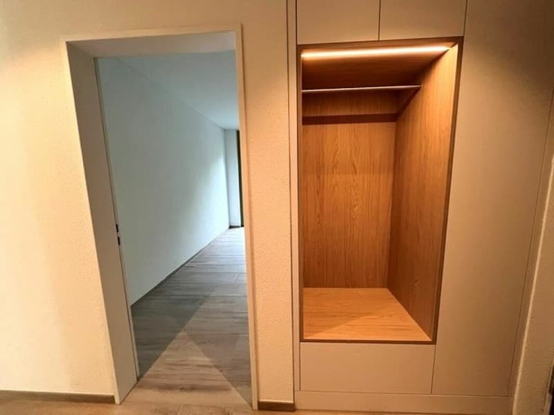 Eingangsbereich mit praktischem Einbauschrank