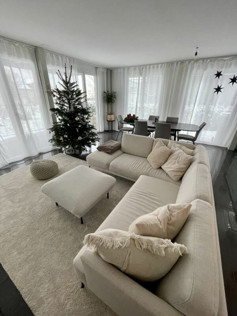 Grosszügige 3.5-Zimmer-Wohnung mit Gartensitzplatz in ruhiger Wohnlage (2)