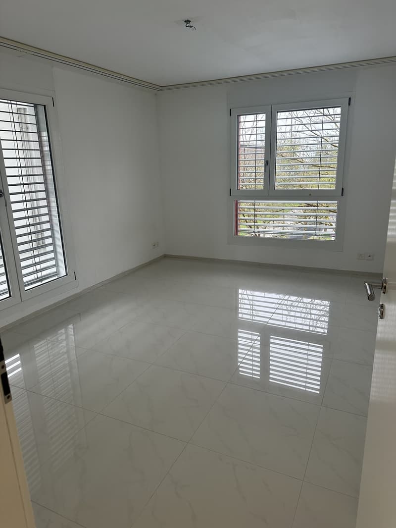 Modern and bright 4.5 room apartment, 115 m2, south-facing, large balcony, elevator, washing machine and tumble dryer (5)