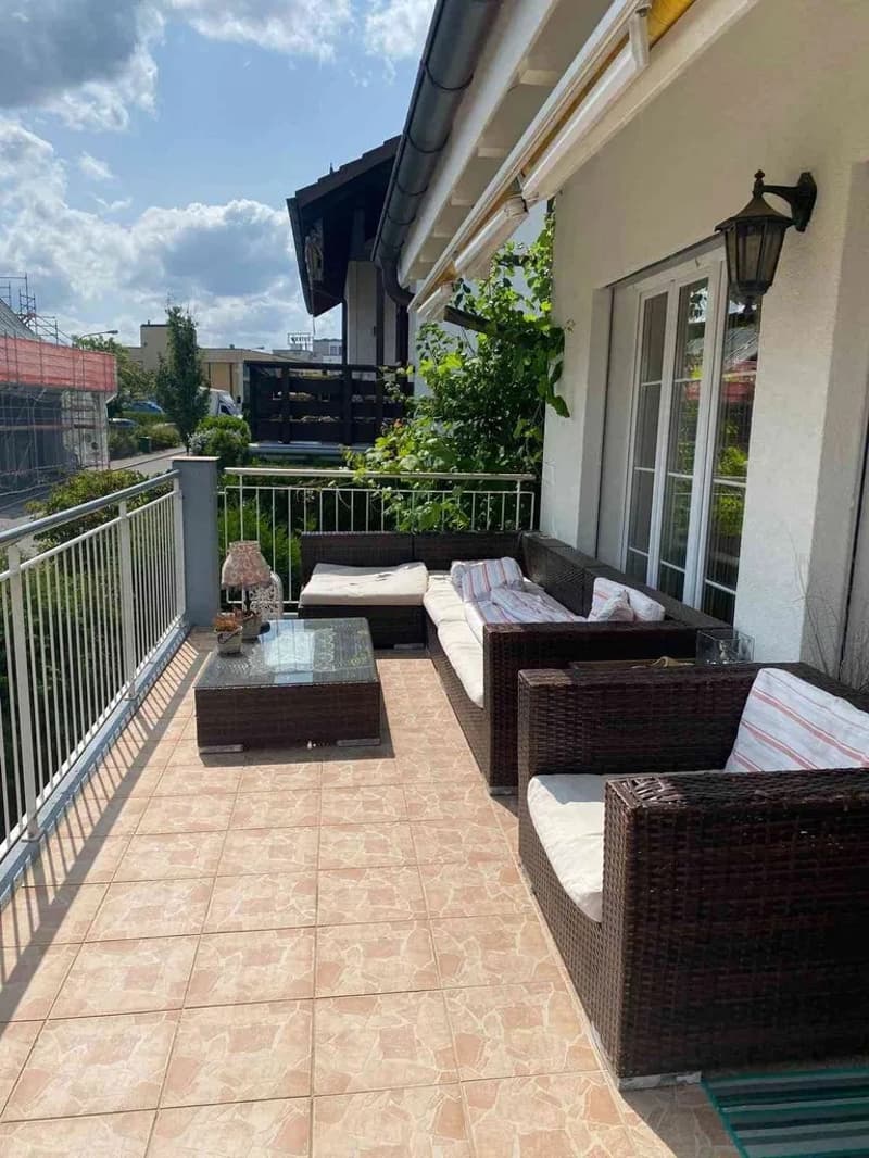 Casa familiare di 5,5 locali con giardino circondante, camino, garage e 4 posti auto a Unterengstringen (13)