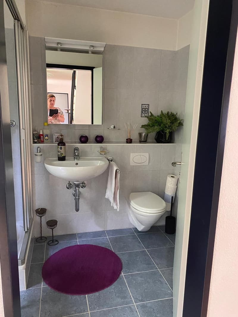 Casa familiare di 5,5 locali con giardino circondante, camino, garage e 4 posti auto a Unterengstringen (8)