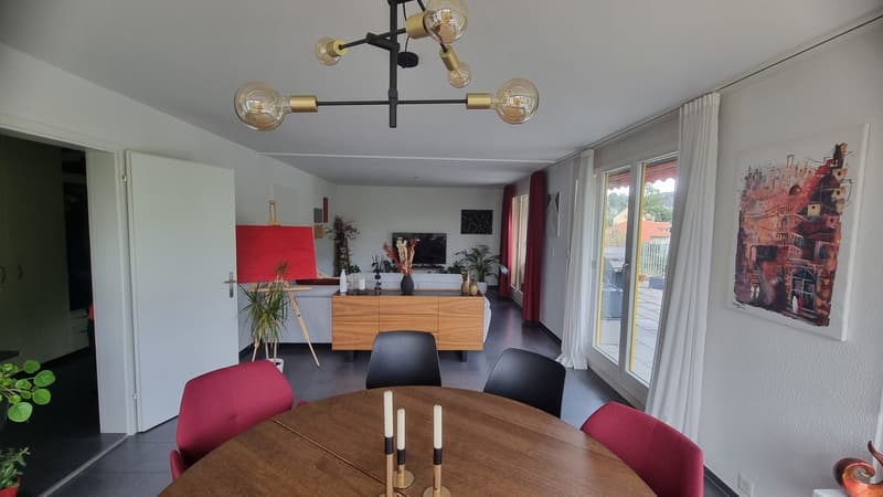 Appartement en attique 3.5 pièces avec terrasse spacieuse et vue (2)