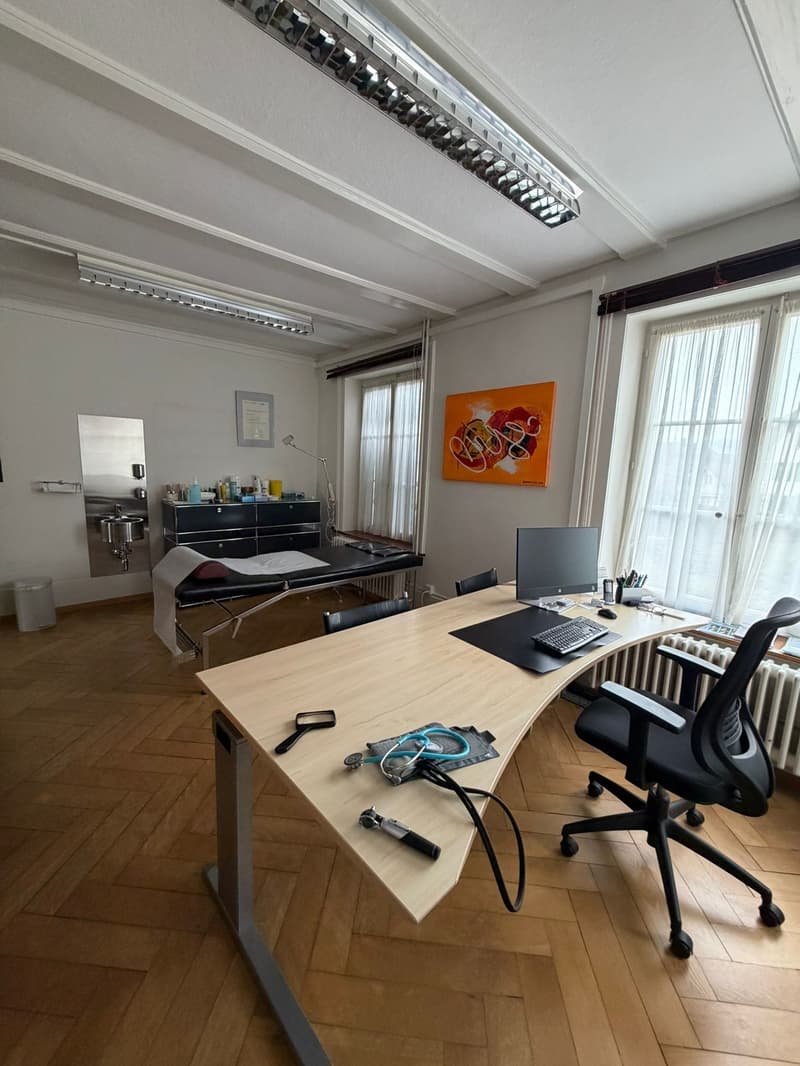 Versatile practice or office space (120 m²) in a central location (7)