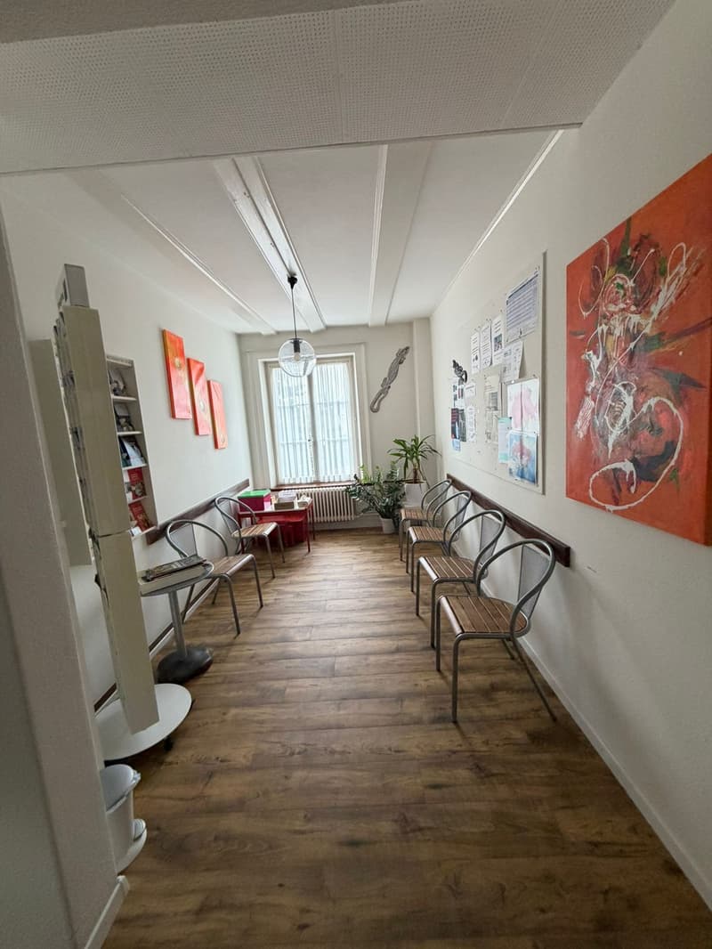 Versatile practice or office space (120 m²) in a central location (4)