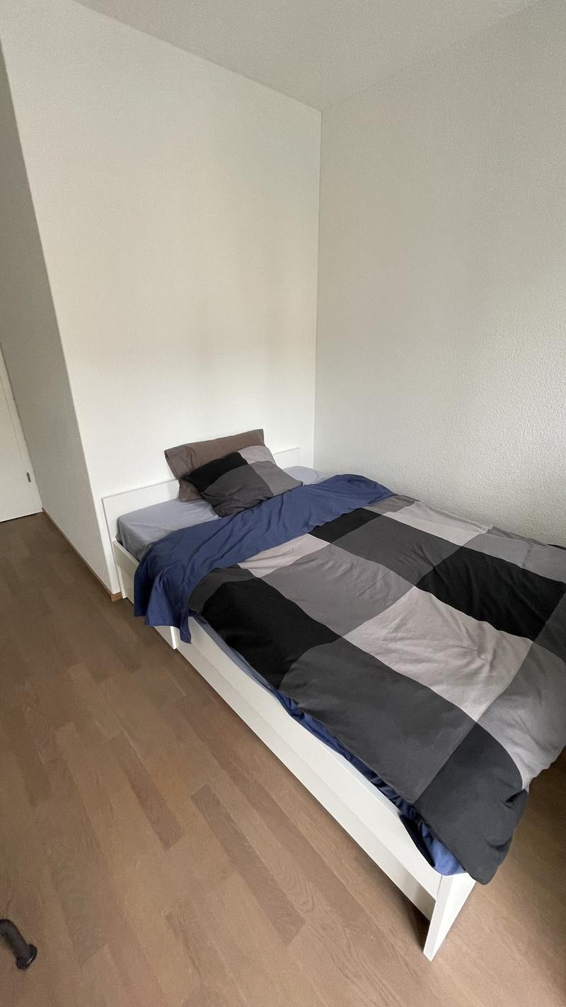 Shared room in large beautiful apartment in best location (5)