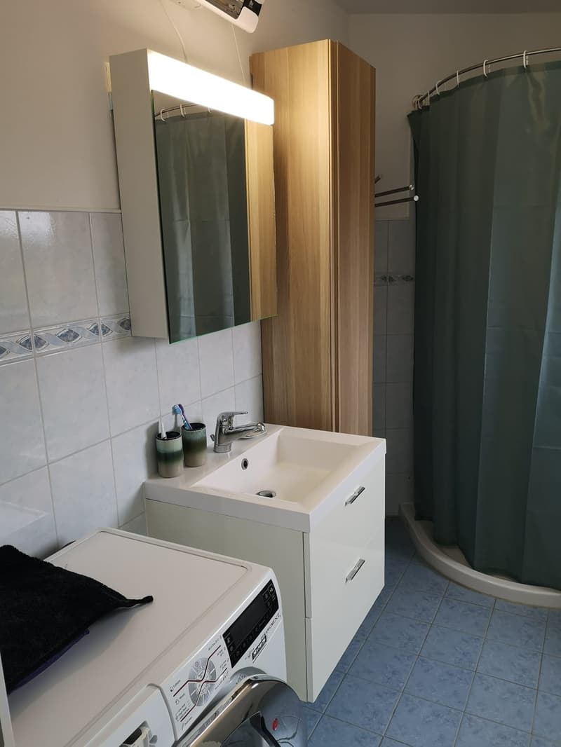 Helle, ruhige Wohnung mit Aussichtslage (6)