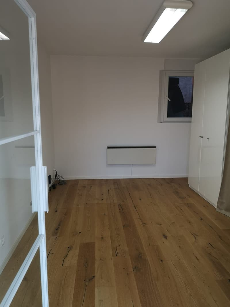 Helle, ruhige Wohnung mit Aussichtslage (5)