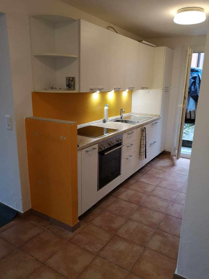 Helle, ruhige Wohnung mit Aussichtslage (3)