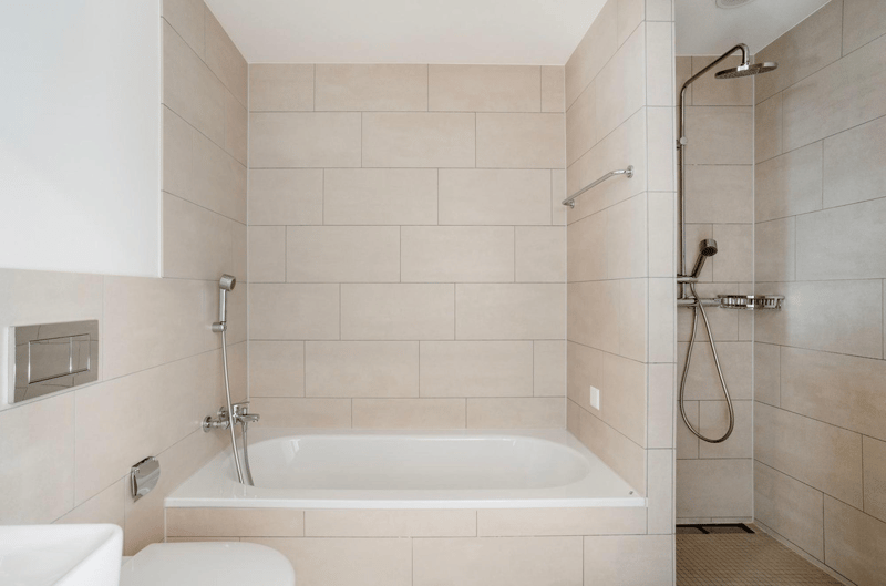 Modern 2.5-room apartment high above the clouds in Zürich-Oerlikon (13)