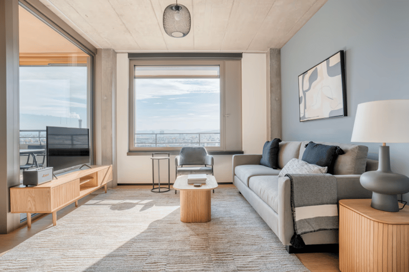 Modern 2.5-room apartment high above the clouds in Zürich-Oerlikon (1)