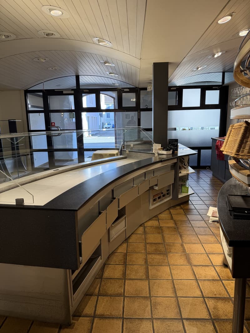 Ladenlokal & Café zu vermieten (4)