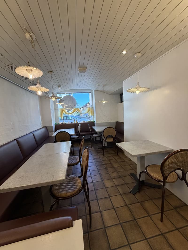 Ladenlokal & Café zu vermieten (7)