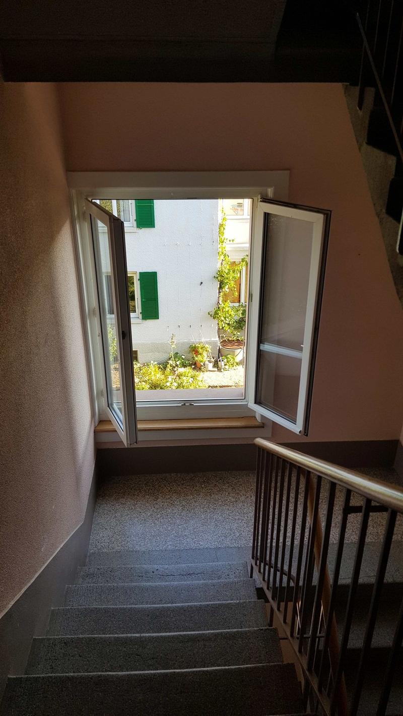 Ampio e luminoso appartamento di 3,5 locali con balcone a Stöckacker (8)
