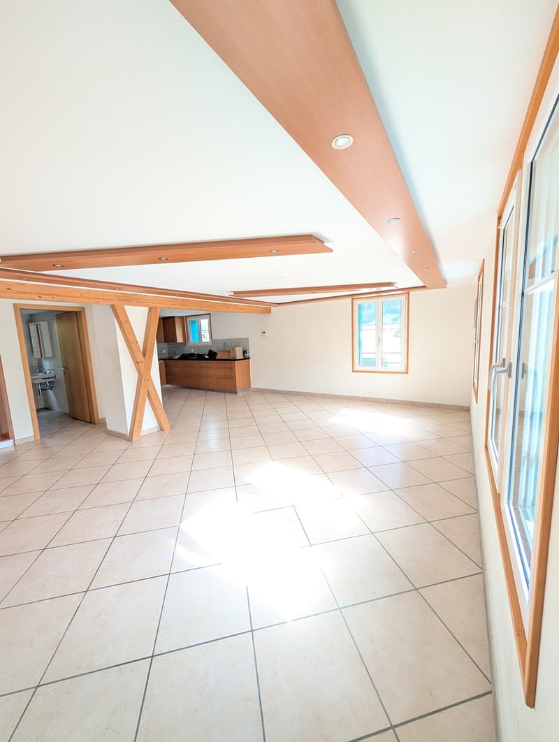 Maisonette moderna di 5,5 locali (127m²) nel centro: 2 minuti alla stazione/Migros, utilizzo del giardino & vista sulla montagna (4)