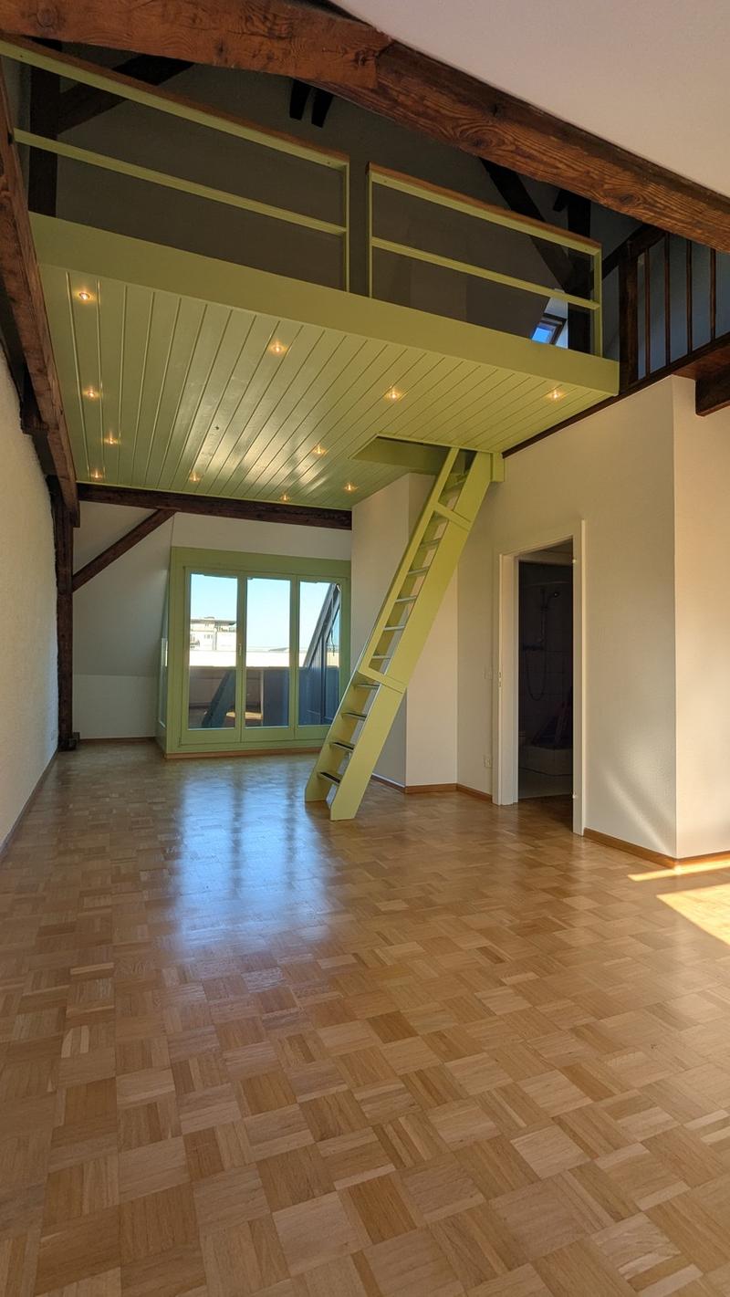 Charmante Loftwohnung mit Le-Corbusier-Farbakzent ideal für Singles oder Paare (1)