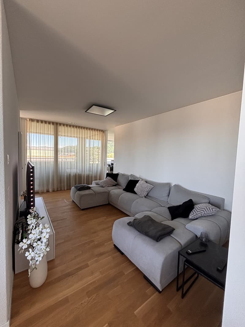 Moderne und helle 3.5 Zimmer Wohnung in Suhr per 01.08.2026 zu vermieten (6)