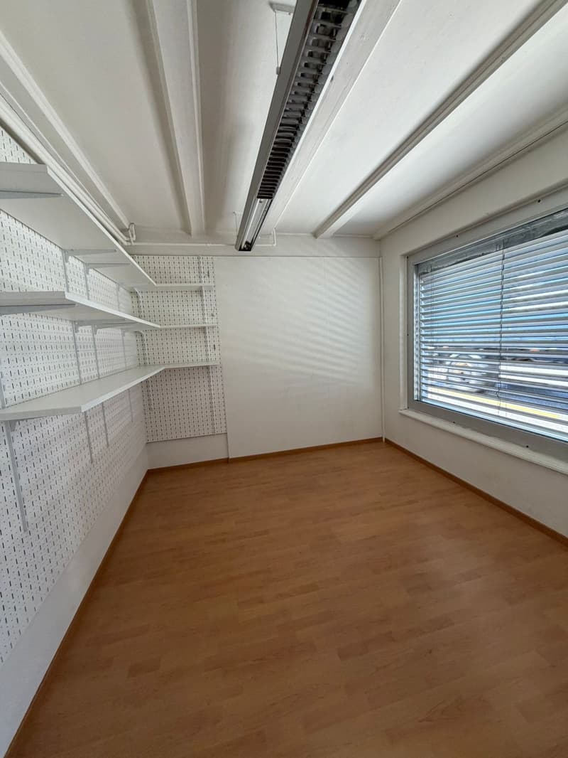 Spazio commerciale polivalente/laboratorio in posizione centrale a Bützberg (6)