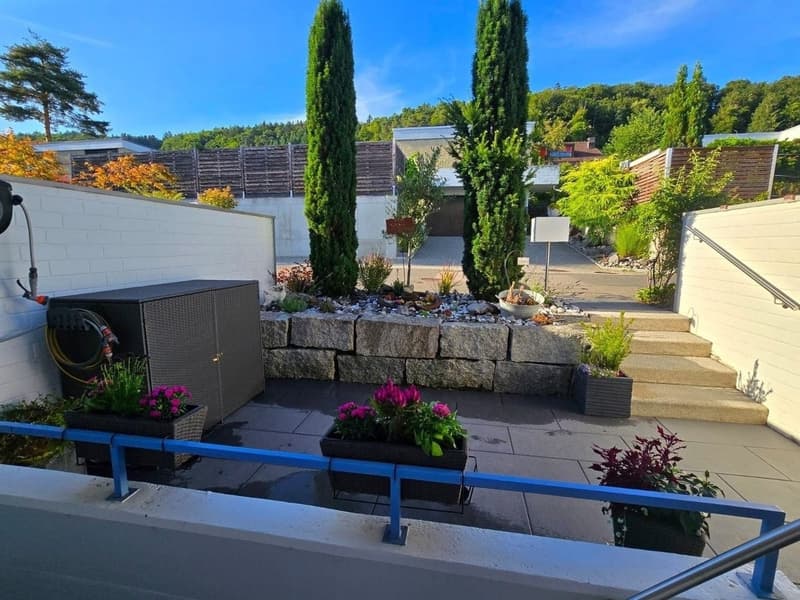 Deliziosa casa a schiera con piccolo giardino, garage e posto auto (4)