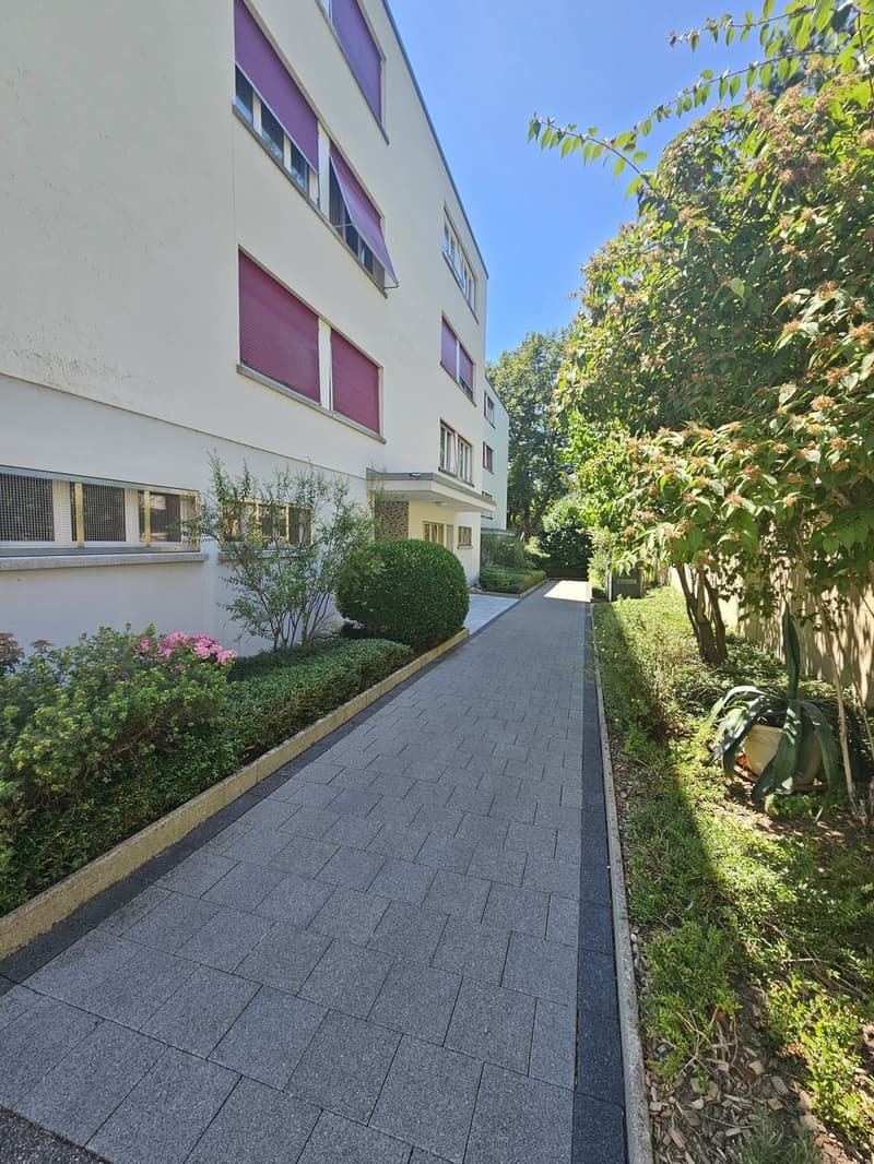 Appartement moderne 3.5 pièces avec balcon (1)