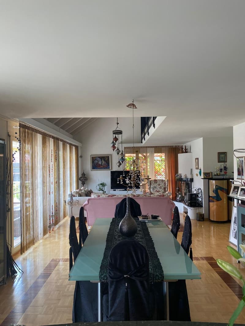 Family-friendly 5.5-room single-family house with a surrounding garden, chimney, garage, and 4 parking spaces in Unterengstringen (4)