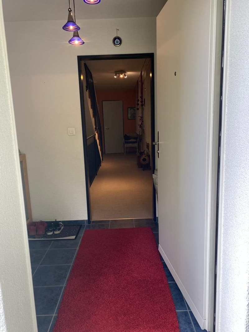 Family-friendly 5.5-room single-family house with a surrounding garden, chimney, garage, and 4 parking spaces in Unterengstringen (11)