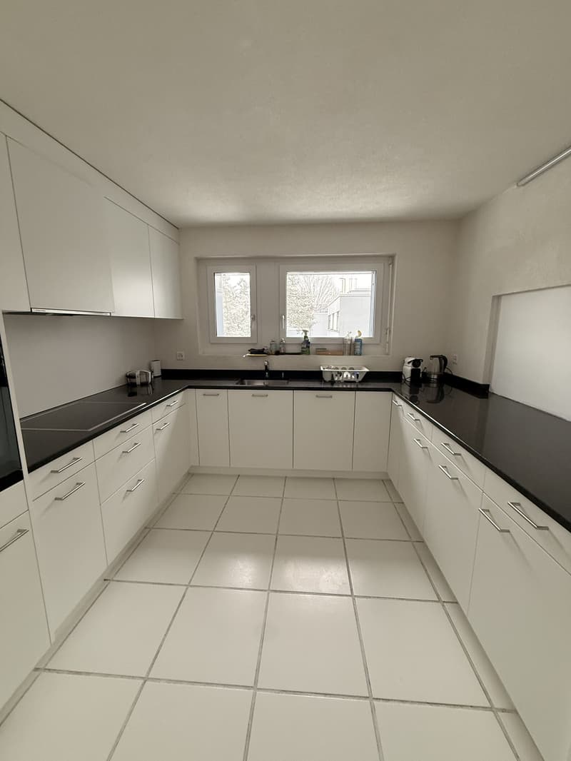 Cozy room in Zurich City (3)