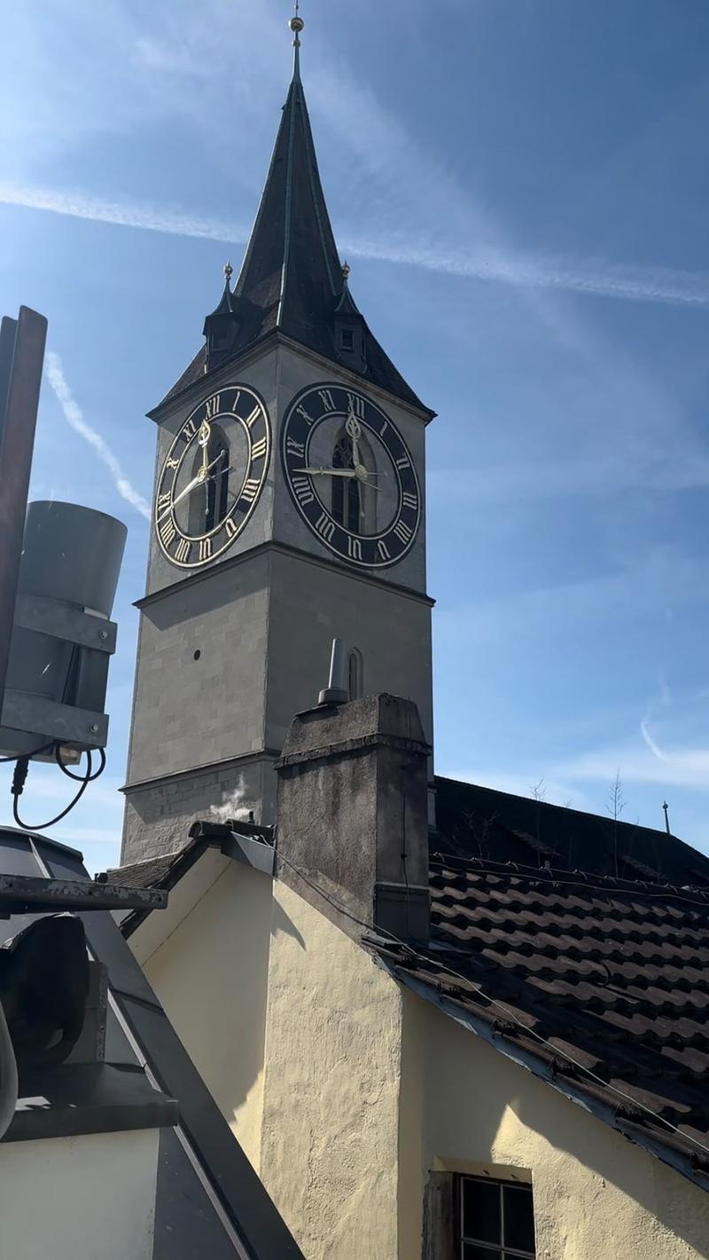 Duplex mansardé unique avec cheminée et vue sur la rivière à Zurich-Vieille Ville (3)