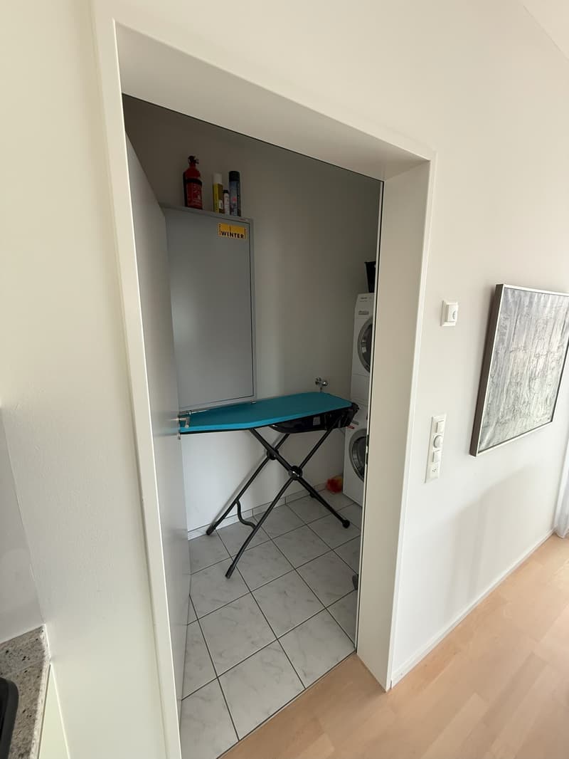 Appartement 3.5 pièces avec loggia et vue sur les montagnes (7)