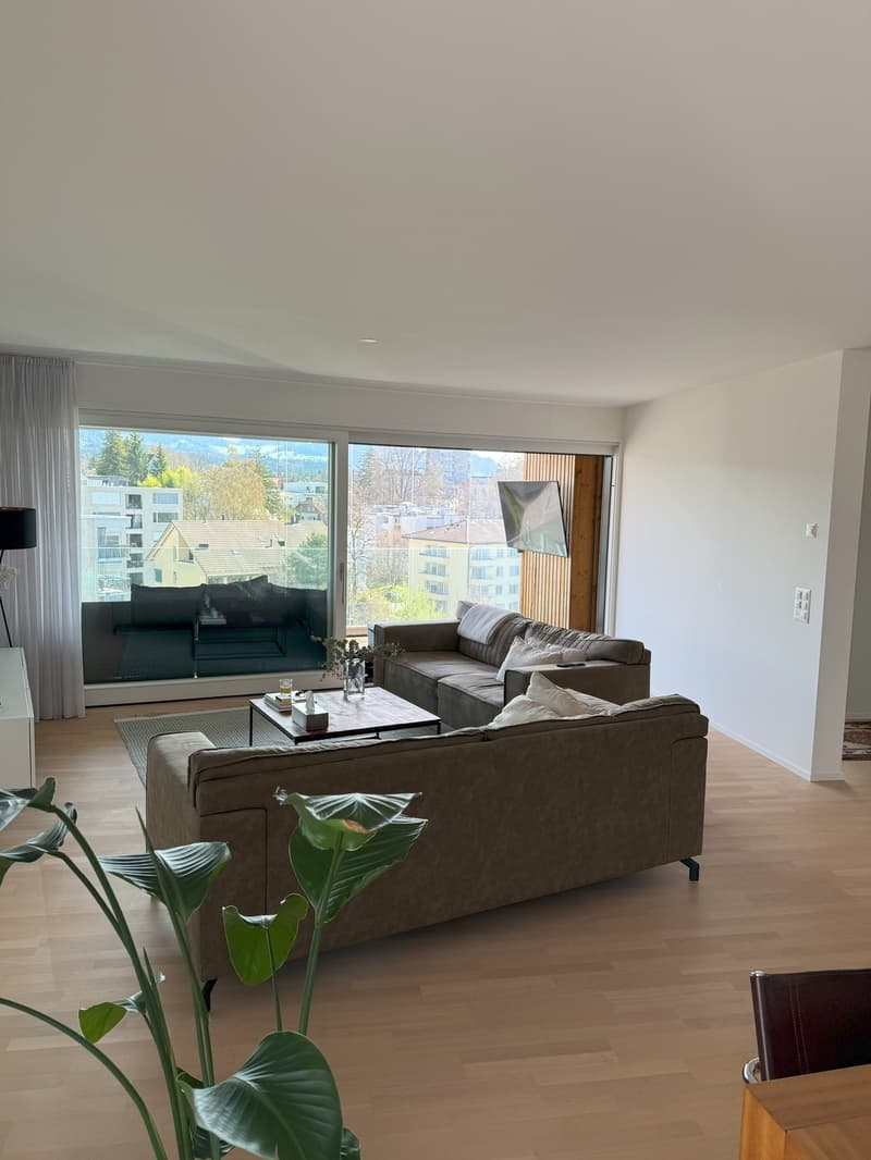 Appartement 3.5 pièces avec loggia et vue sur les montagnes (3)